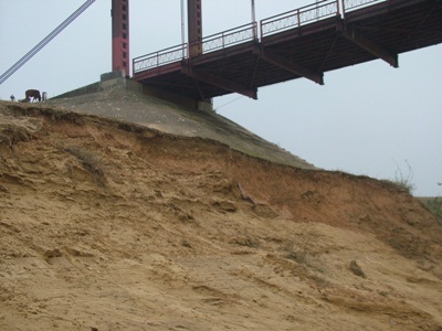 Hà bá “nuốt” làng sau lũ  - 4